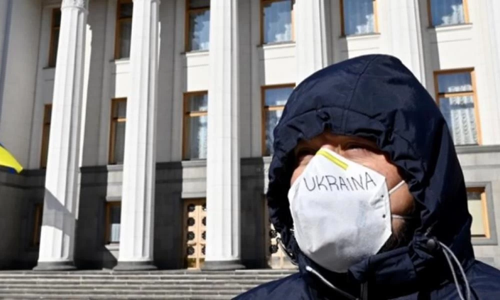 Κορονοϊός - Κίεβο: Χαλάρωση των αυστηρών περιορισμών ανακοπής της πανδημίας